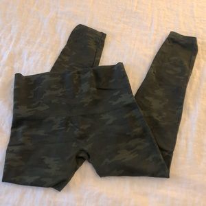 SPANX | Look At Me Now | Compression Green Camo Leggings | xl